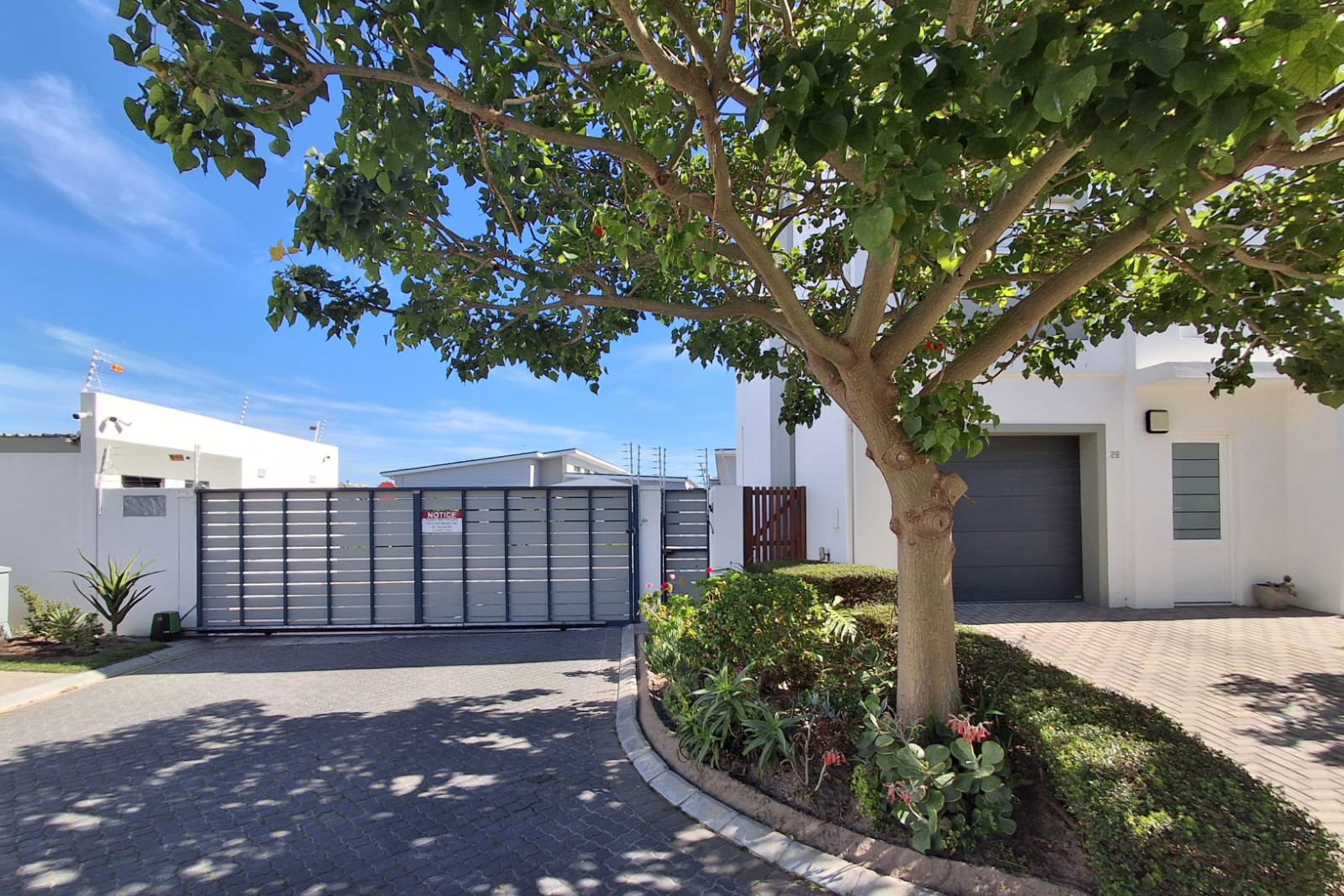 Security complex home for sale in Parklands North - 1TV1749286