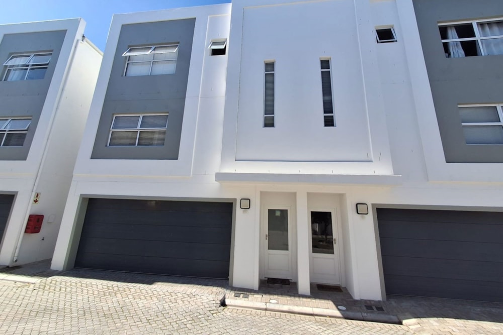 Security complex home for sale in Parklands North - 1TV1749286