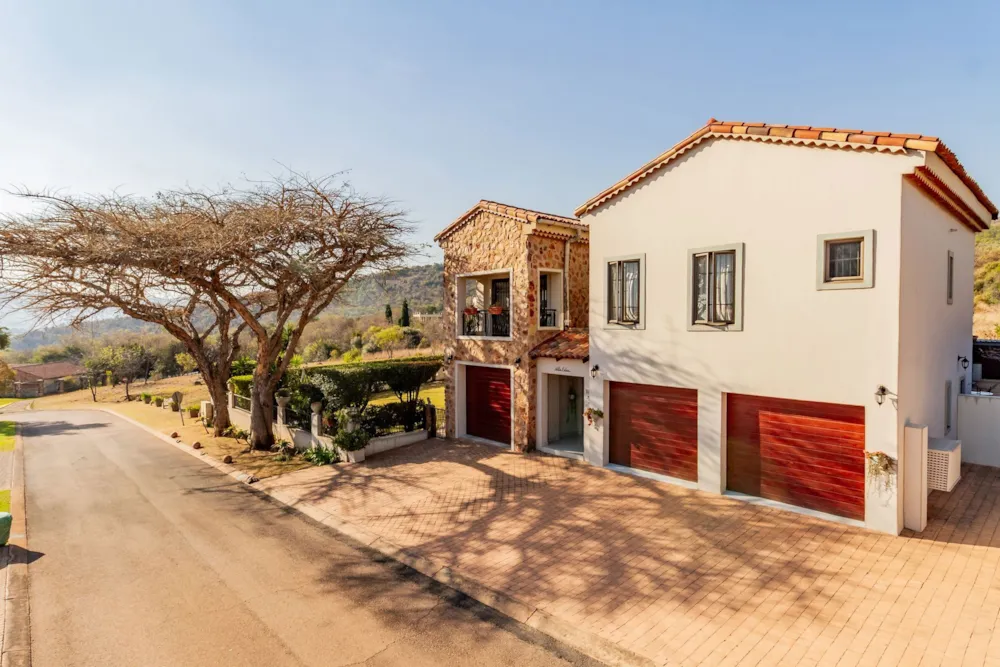 Security estate home for sale in Estate D Afrique - 1HR1750012 Security estate home for sale in Estate D Afrique - 1HR1750012