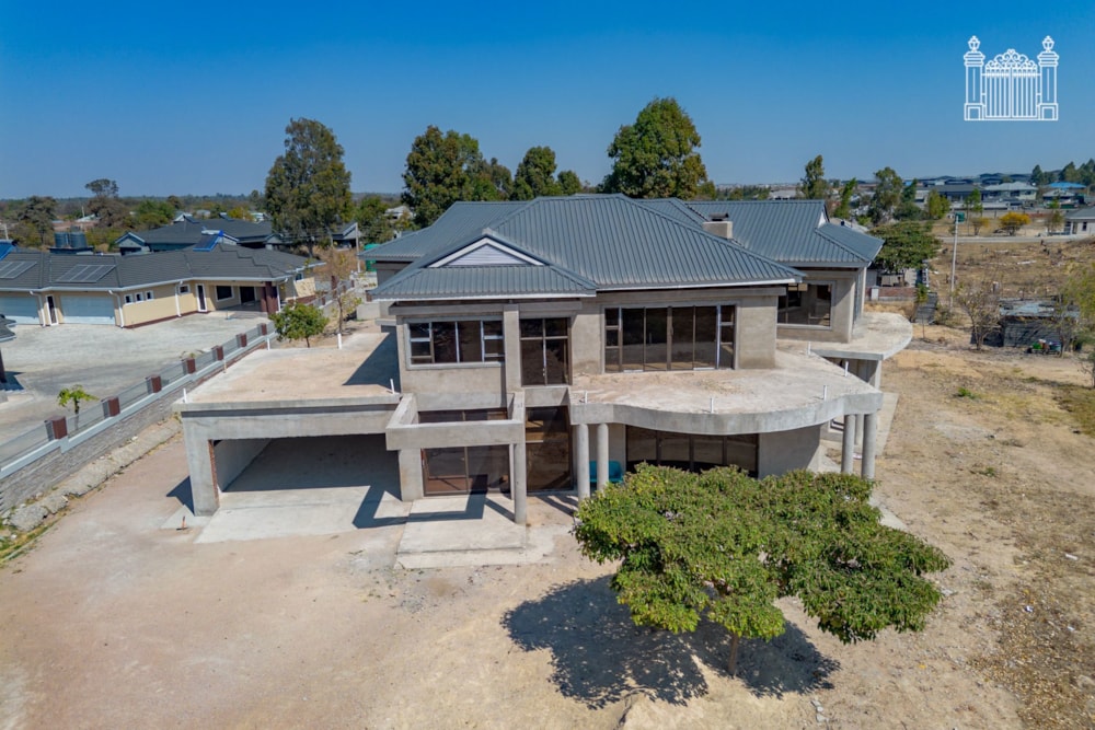 Double-storey house for sale in Arlington, Zimbabwe - 3ZB1748726