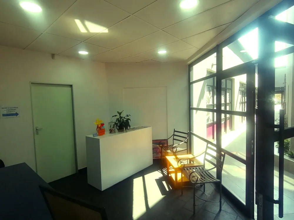 Commercial retail property to rent in Raceview - 1GV1749921 Commercial retail property to rent in Raceview - 1GV1749921