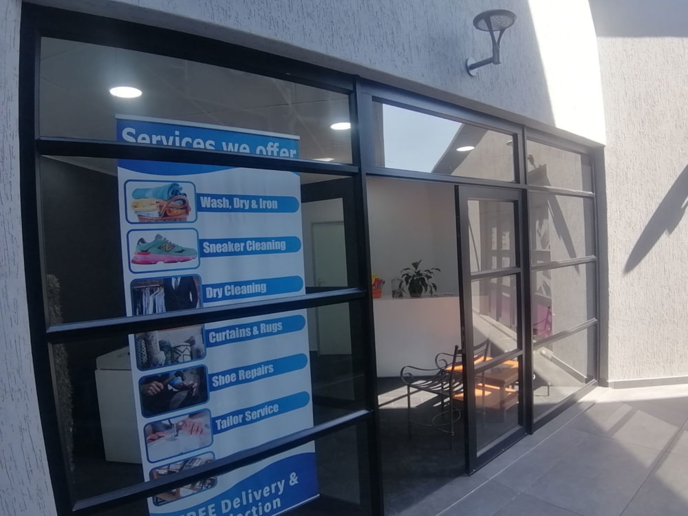 Commercial retail property to rent in Raceview - 1GV1749921 Commercial retail property to rent in Raceview - 1GV1749921