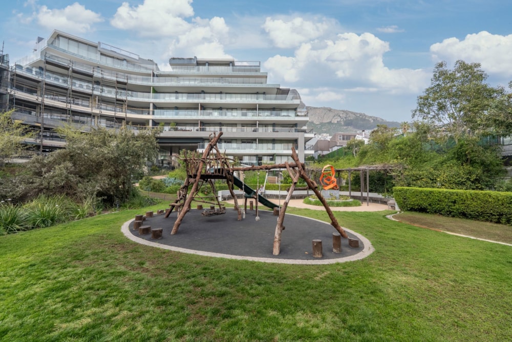 Apartment to rent in Sea Point - ASL1743643