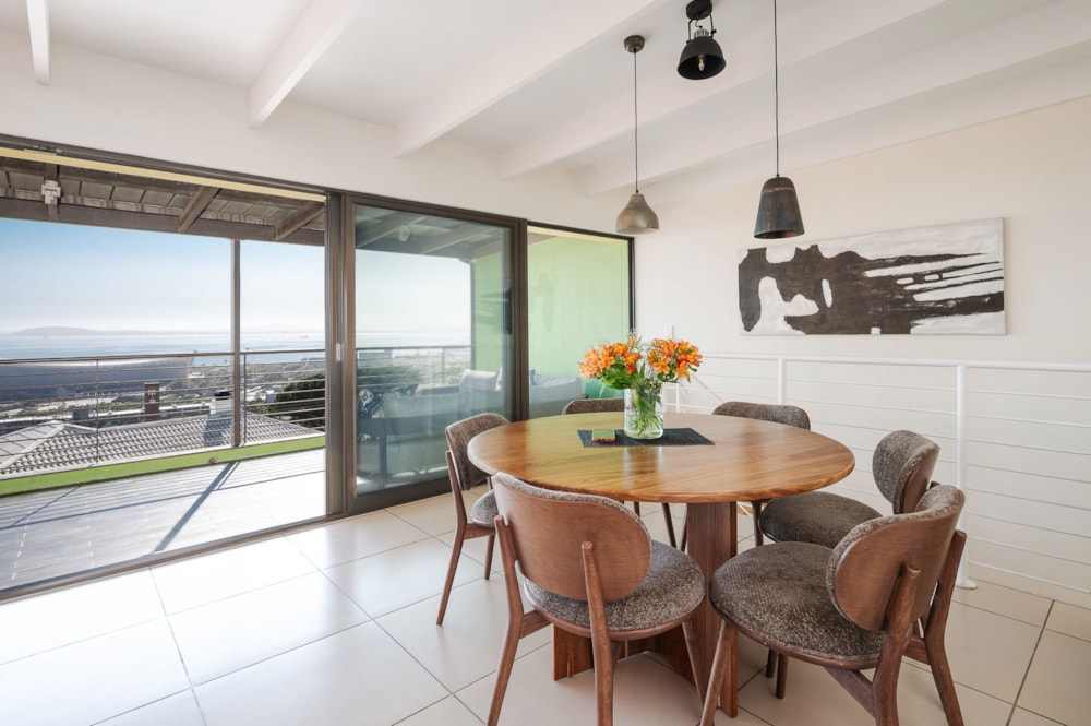 Townhouse for sale in Green Point, Cape Town - AS1744265 Townhouse for sale in Green Point, Cape Town - AS1744265