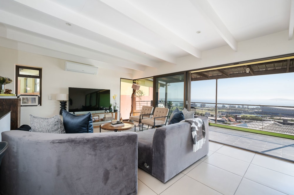 Townhouse for sale in Green Point, Cape Town - AS1744265 Townhouse for sale in Green Point, Cape Town - AS1744265