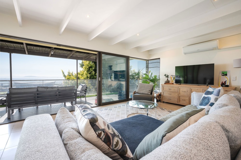 Townhouse for sale in Green Point, Cape Town - AS1744322 Townhouse for sale in Green Point, Cape Town - AS1744322