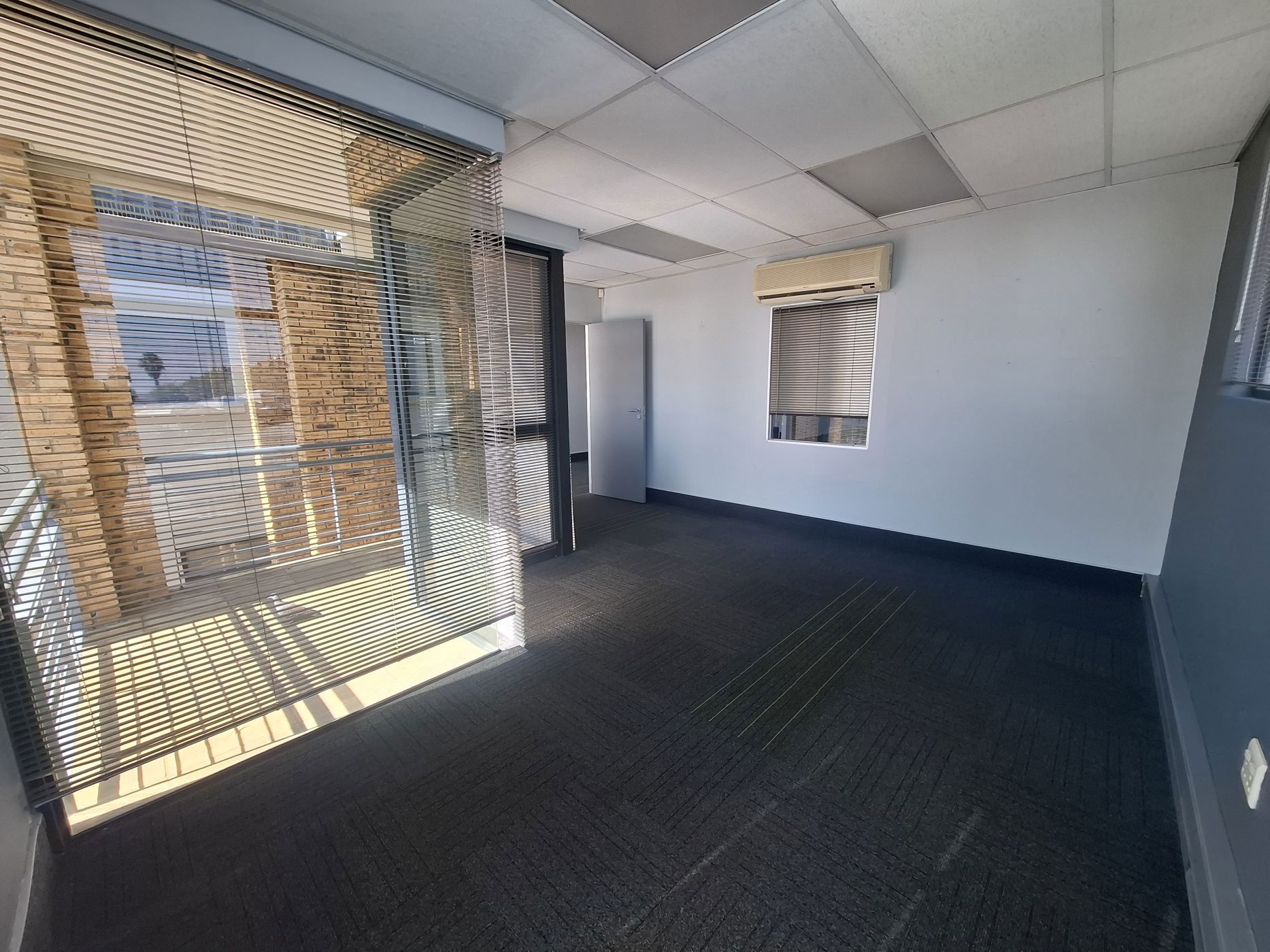 Commercial office to rent in Langenhovenpark - 1BX1744027
