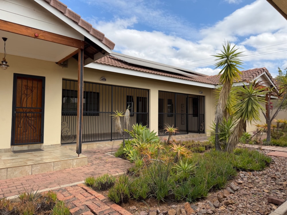 House to rent in Gaborone, Botswana - 3BO1744353 House to rent in Gaborone, Botswana - 3BO1744353