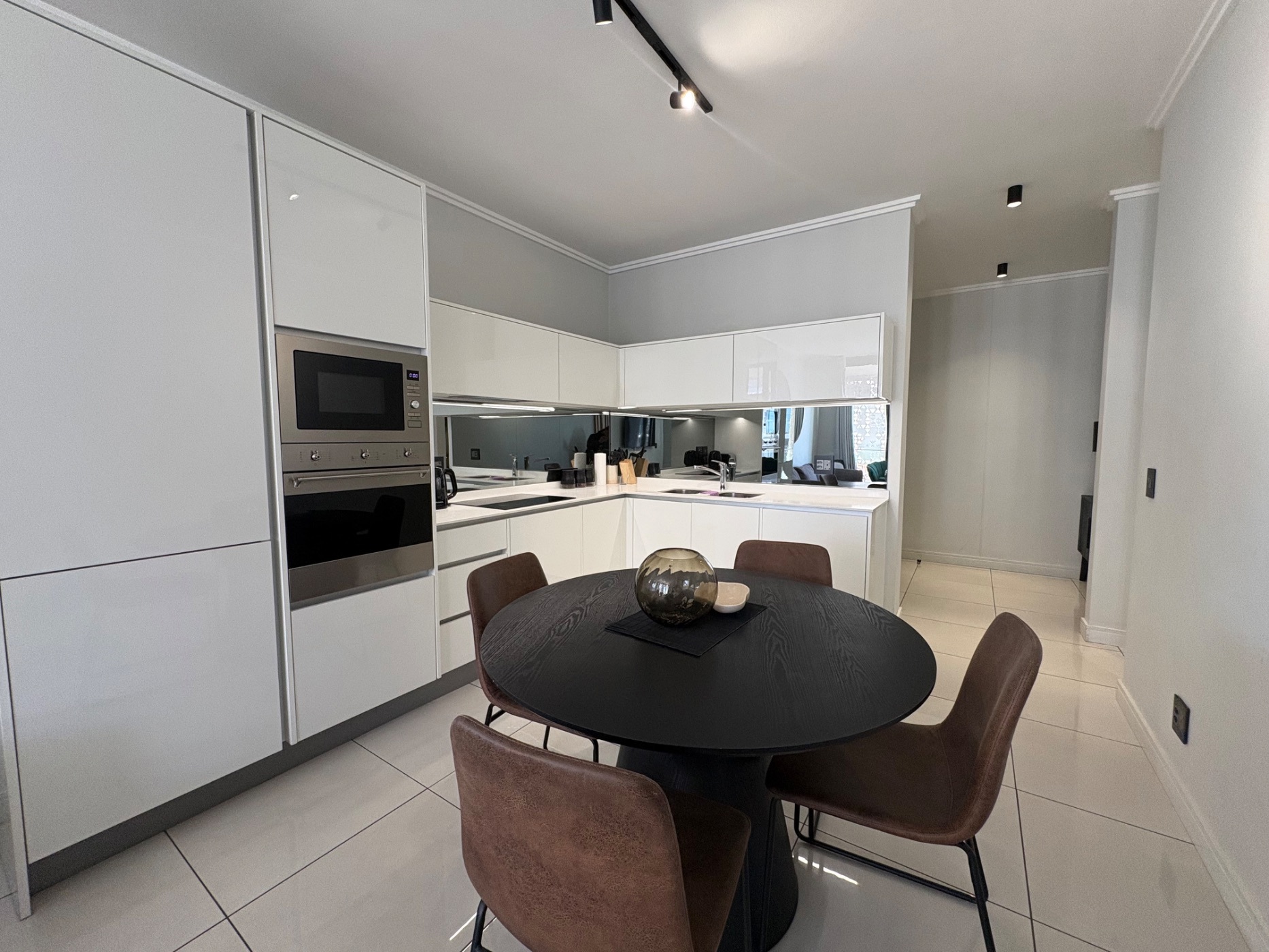 Apartment to rent in Waterfall, Midrand - MDL1747939