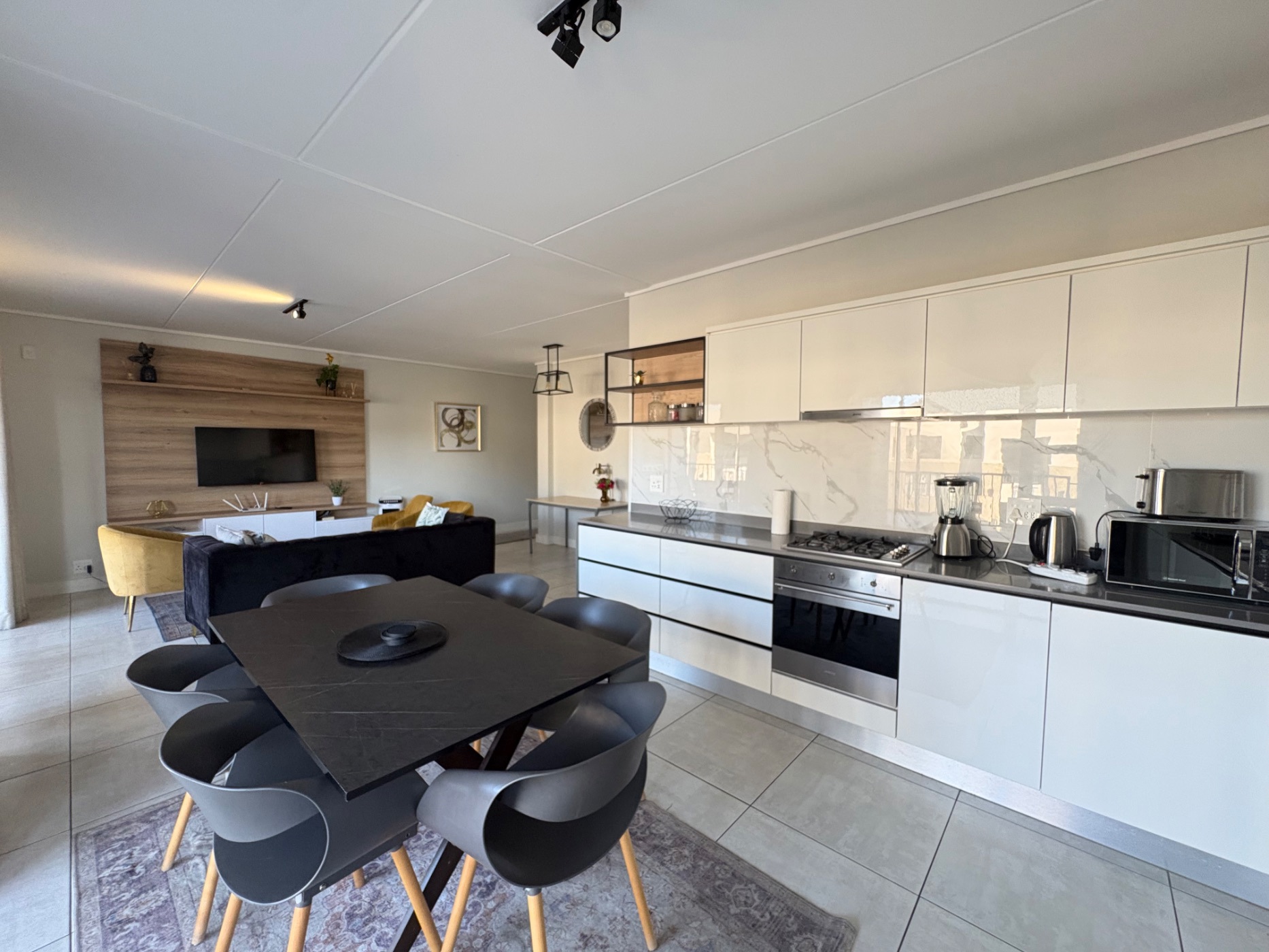 Apartment to rent in Waterfall, Midrand - MDL1747754