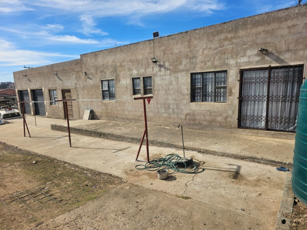 House for sale in Mthatha - 1MH1747345