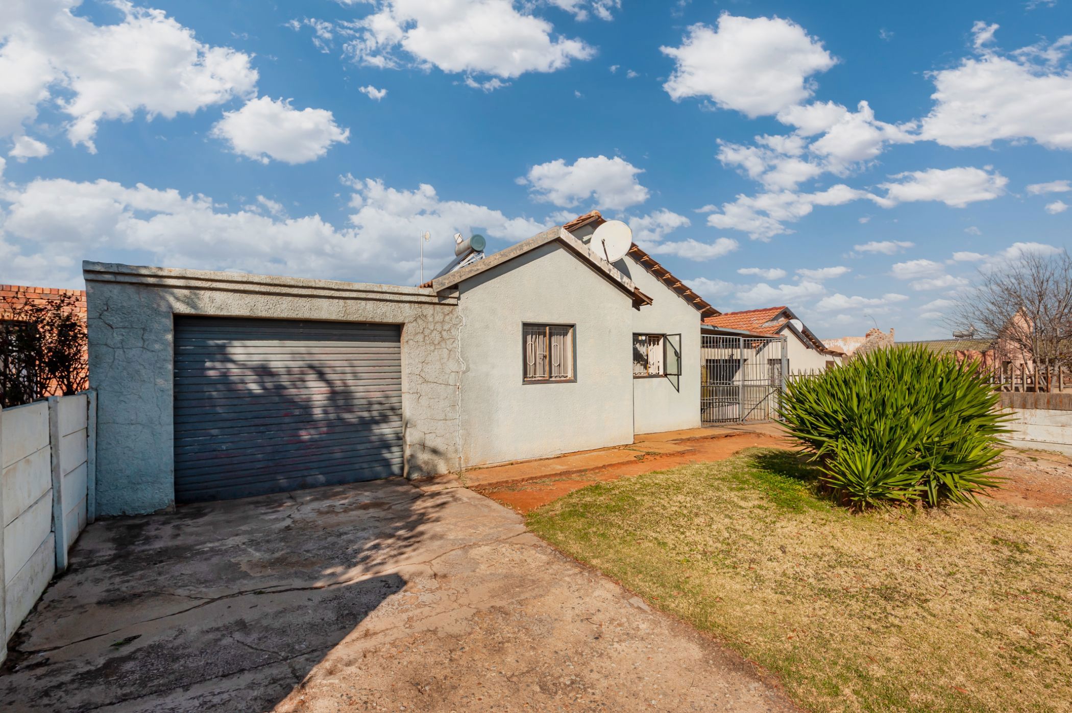 House for sale in Lenasia South - 1GV1749191