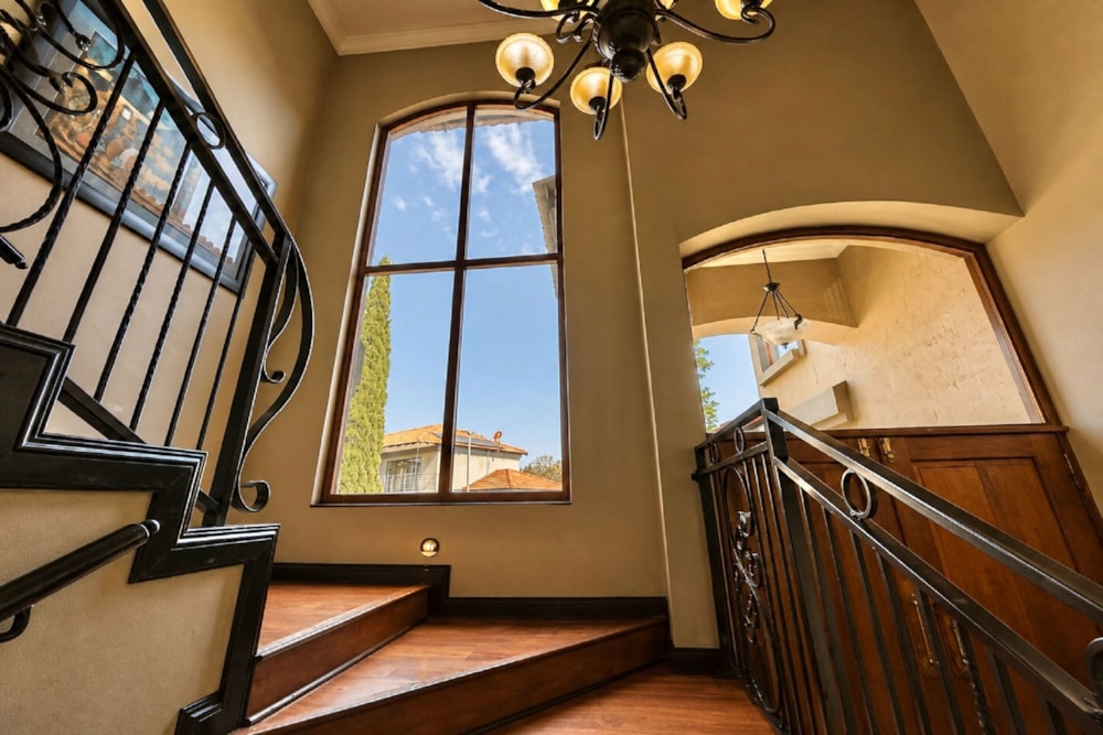 Double-storey house for sale in Vanderbijlpark SW 5 - 1VT1747700 Double-storey house for sale in Vanderbijlpark SW 5 - 1VT1747700