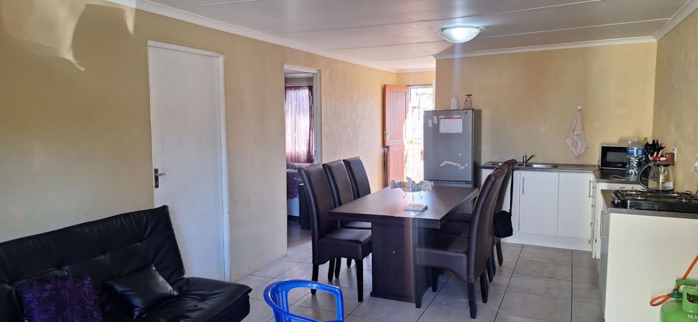Single-storey cluster for sale in Oudtshoorn Central - 1OU1748146 Single-storey cluster for sale in Oudtshoorn Central - 1OU1748146