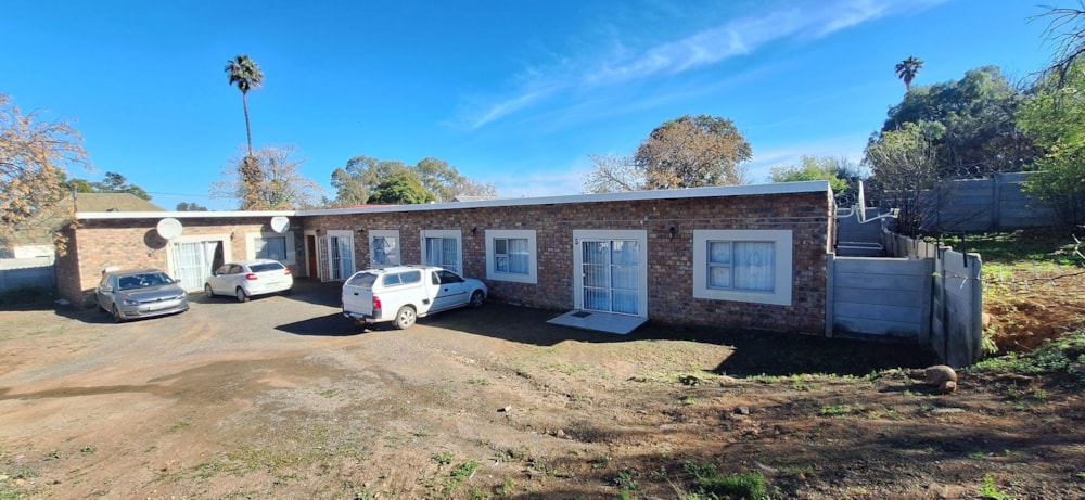 Single-storey cluster for sale in Oudtshoorn Central - 1OU1748146 Single-storey cluster for sale in Oudtshoorn Central - 1OU1748146