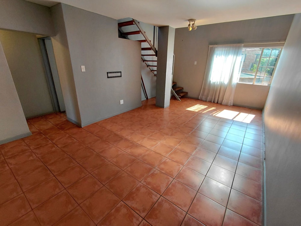 Townhouse for sale in Die Hoewes - CN1747773 Townhouse for sale in Die Hoewes - CN1747773