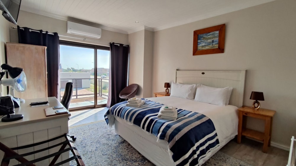 Double-storey house for sale in Struisbaai - 1SW1749473 Double-storey house for sale in Struisbaai - 1SW1749473