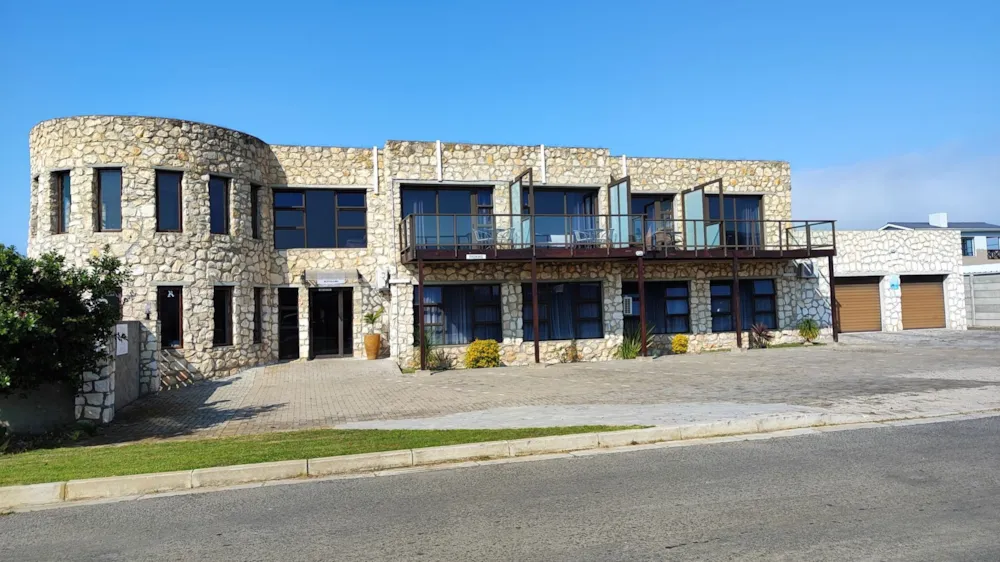 Double-storey house for sale in Struisbaai - 1SW1749473 Double-storey house for sale in Struisbaai - 1SW1749473