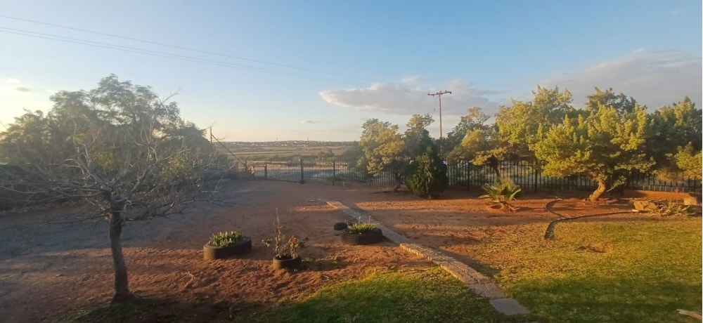 Smallholding for sale in Upington Rural - 1KAH1748983 Smallholding for sale in Upington Rural - 1KAH1748983