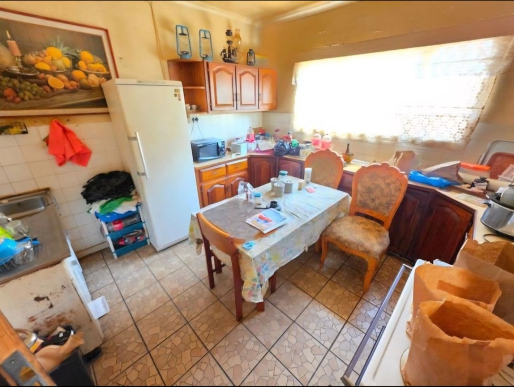 House sold in Beaconsfield - 1KJ1748077
