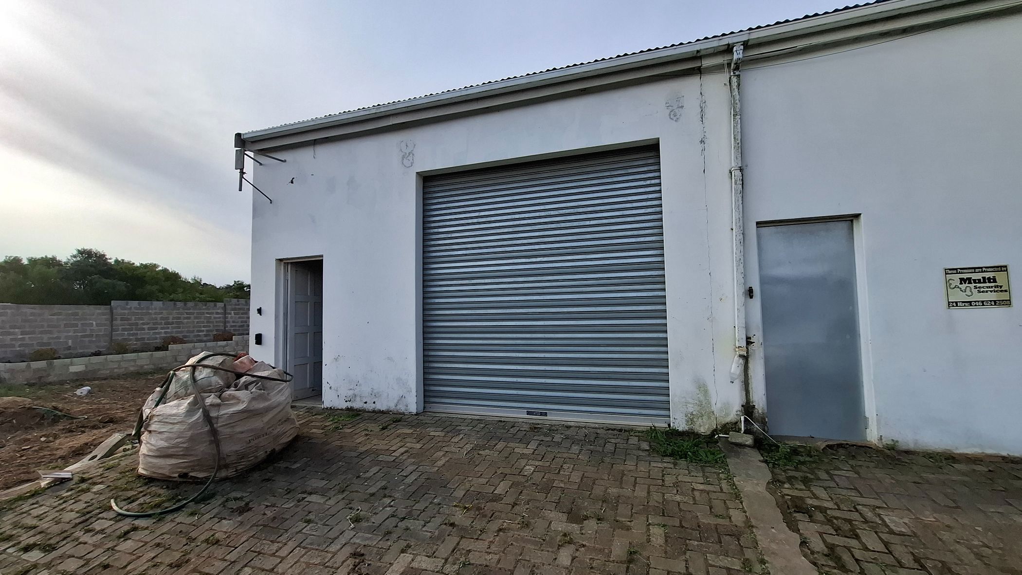Commercial Building to rent in East Bank - 1PF1748107