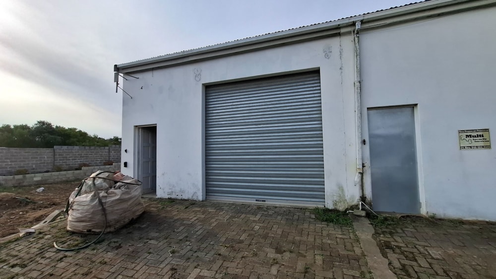 Commercial Building to rent in East Bank - 1PF1748107 Commercial Building to rent in East Bank - 1PF1748107