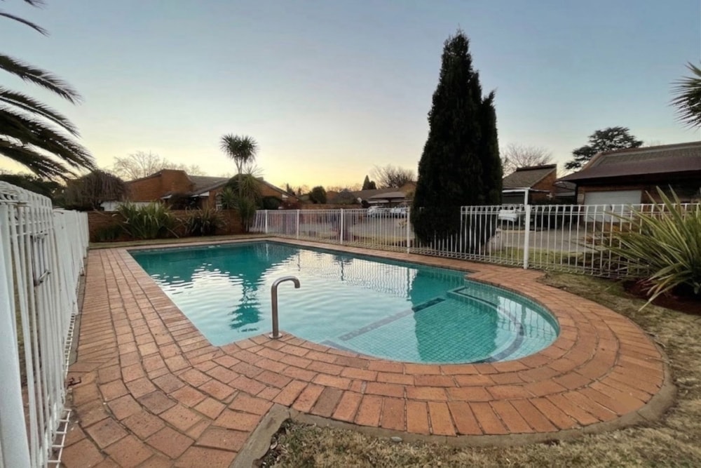 Townhouse for sale in Vanderbijlpark SW 5 - 1VT1748129 Townhouse for sale in Vanderbijlpark SW 5 - 1VT1748129
