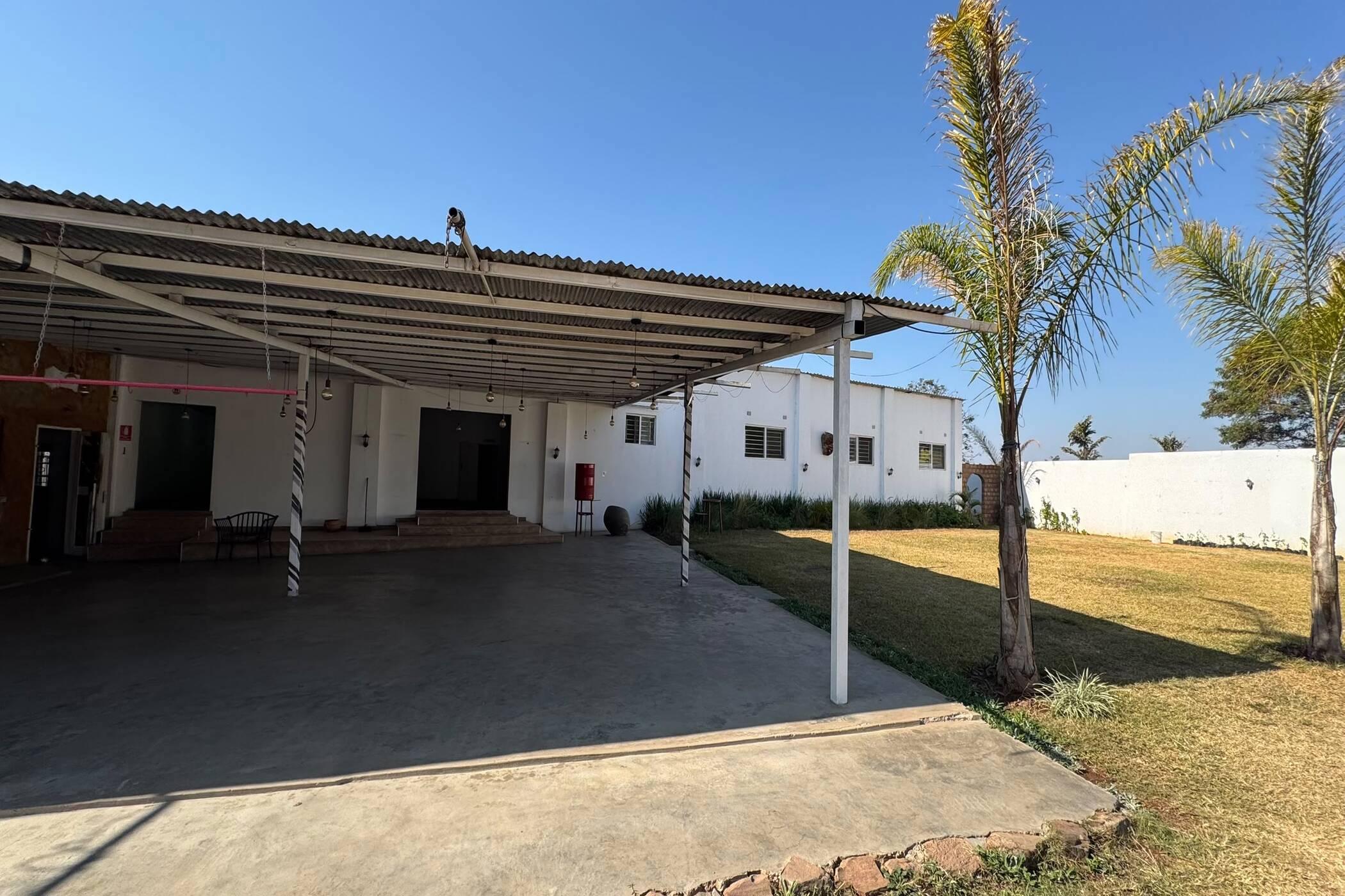 Commercial restaurant to rent in Roma, Zambia - 3ZA1748119