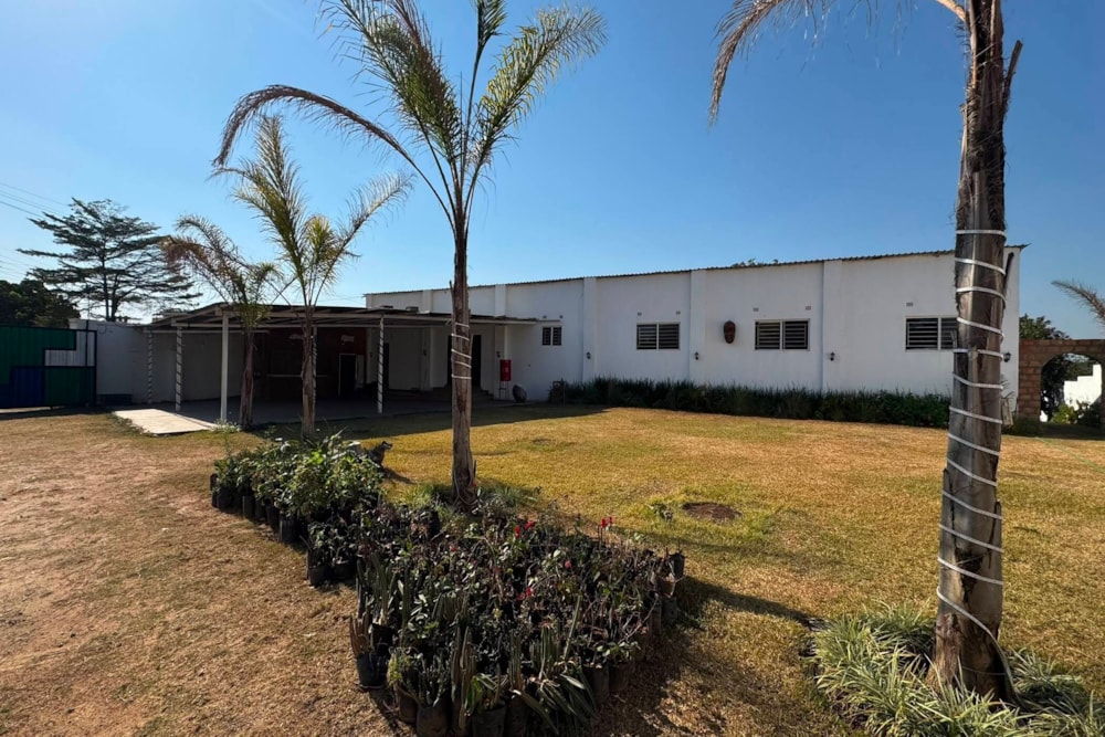 Commercial restaurant to rent in Roma, Zambia - 3ZA1748119