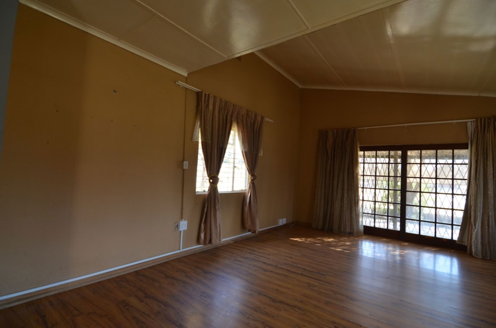 House for sale in Paul Roux - 1BTH1748168 House for sale in Paul Roux - 1BTH1748168