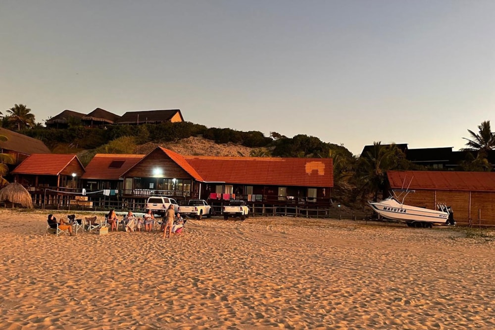 Beachfront villa for sale in Praia da Barra, Mozambique - 3MQ1748185