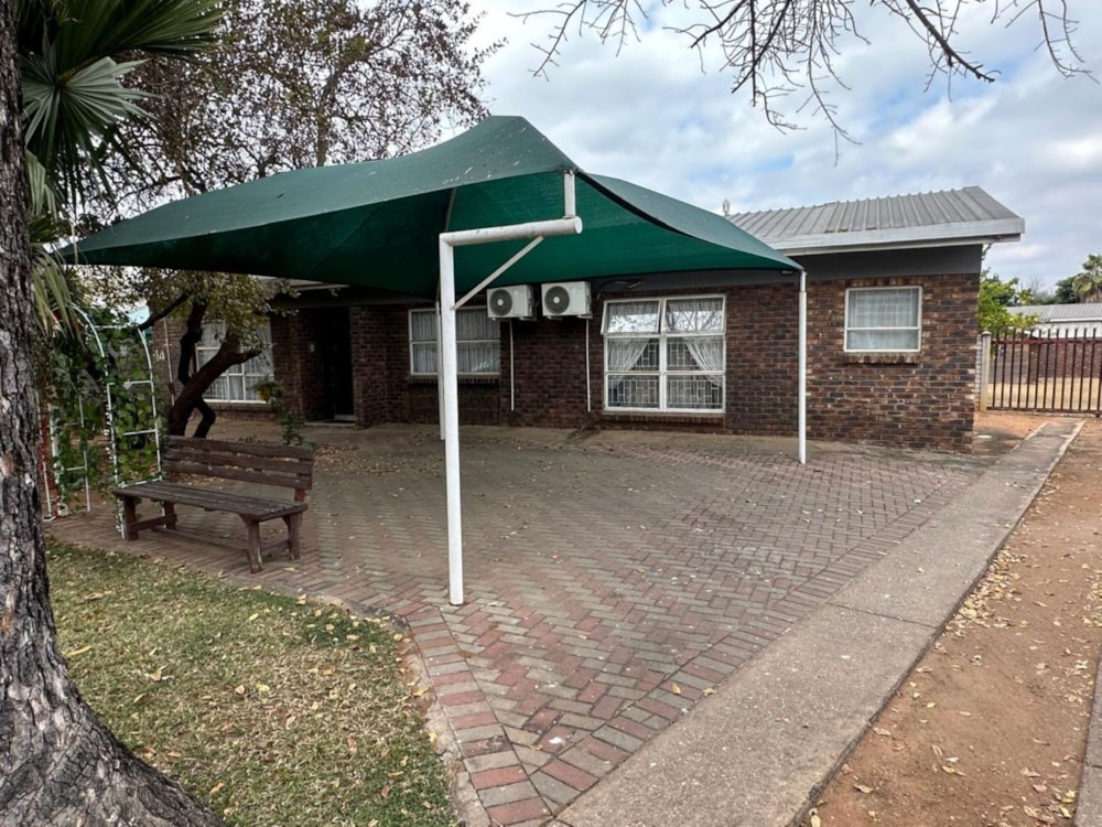 House for sale in Onverwacht, Limpopo Province - 1ER1748992