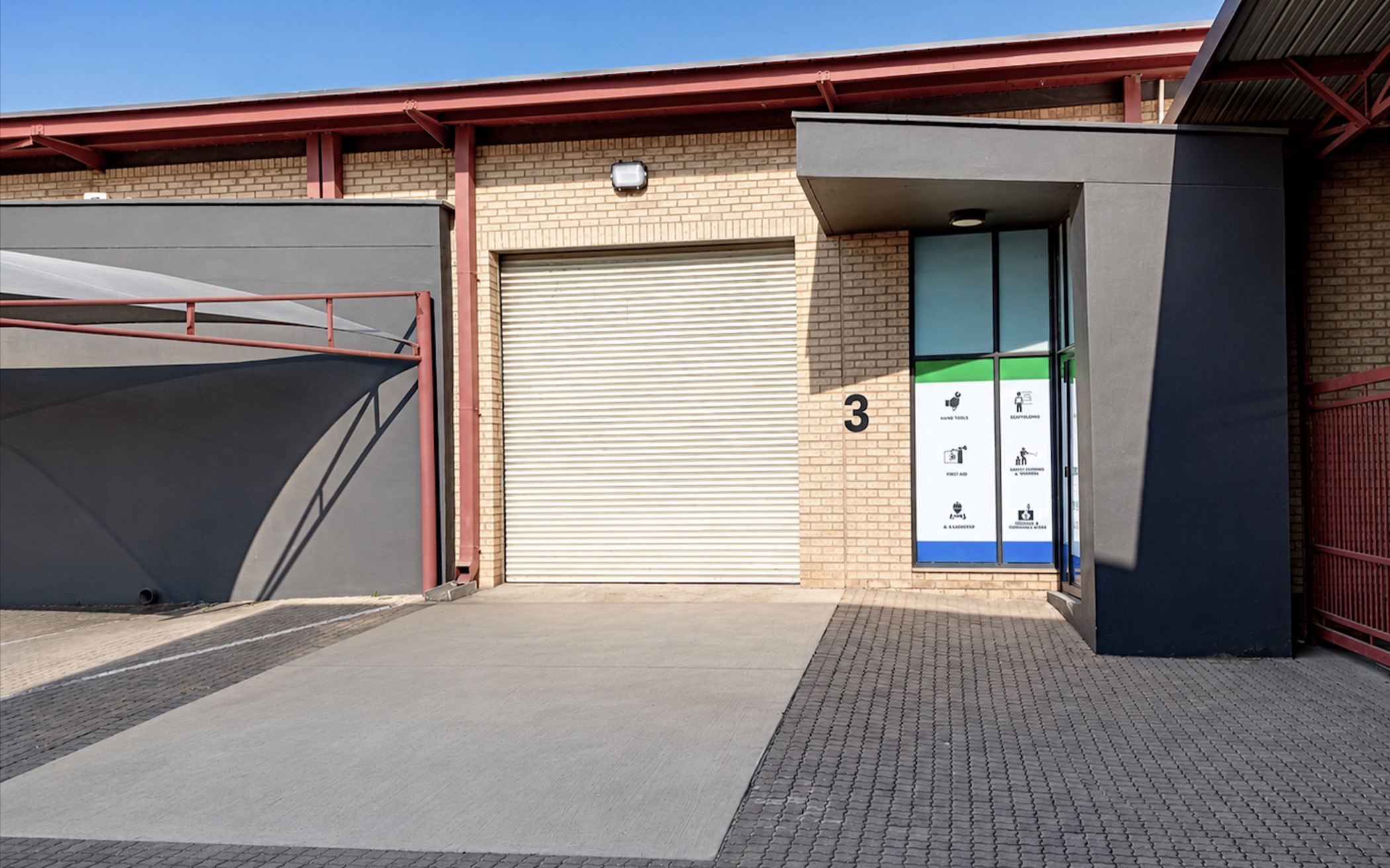 Commercial industrial property to rent in Rustenburg - 1RU1748260