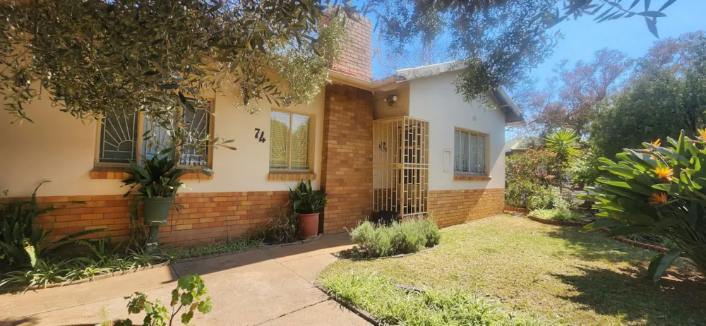 House for sale in Beaconsfield - 1KJ1748272 House for sale in Beaconsfield - 1KJ1748272