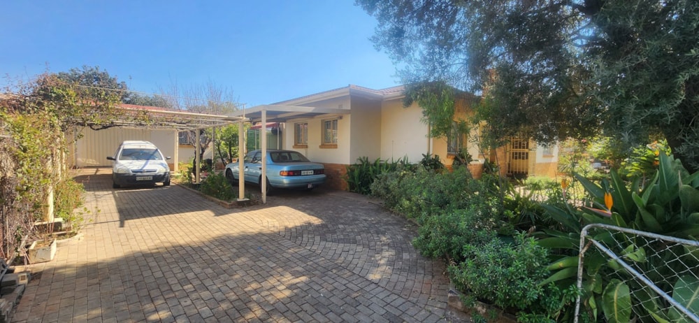 House for sale in Beaconsfield - 1KJ1748272
