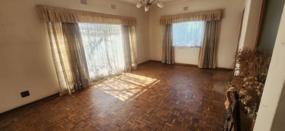 House for sale in Beaconsfield - 1KJ1748272 House for sale in Beaconsfield - 1KJ1748272