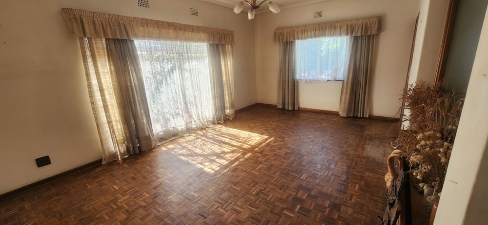 House for sale in Beaconsfield - 1KJ1748272