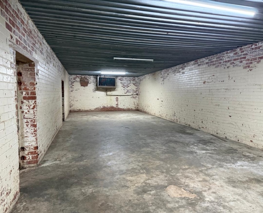 Commercial industrial property for sale in Donnington, Zimbabwe - 3ZB1748298 Commercial industrial property for sale in Donnington, Zimbabwe - 3ZB1748298