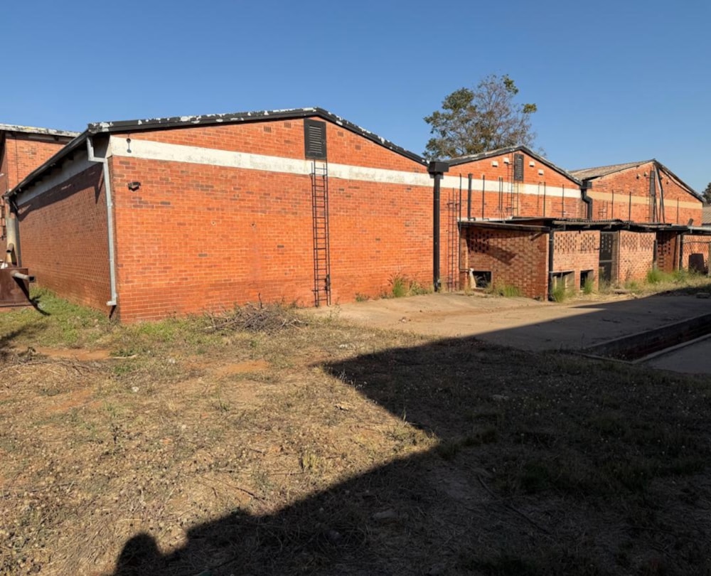 Commercial industrial property for sale in Donnington, Zimbabwe - 3ZB1748298 Commercial industrial property for sale in Donnington, Zimbabwe - 3ZB1748298