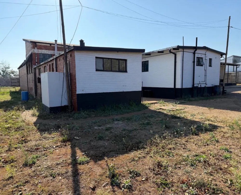 Commercial industrial property for sale in Donnington, Zimbabwe - 3ZB1748298