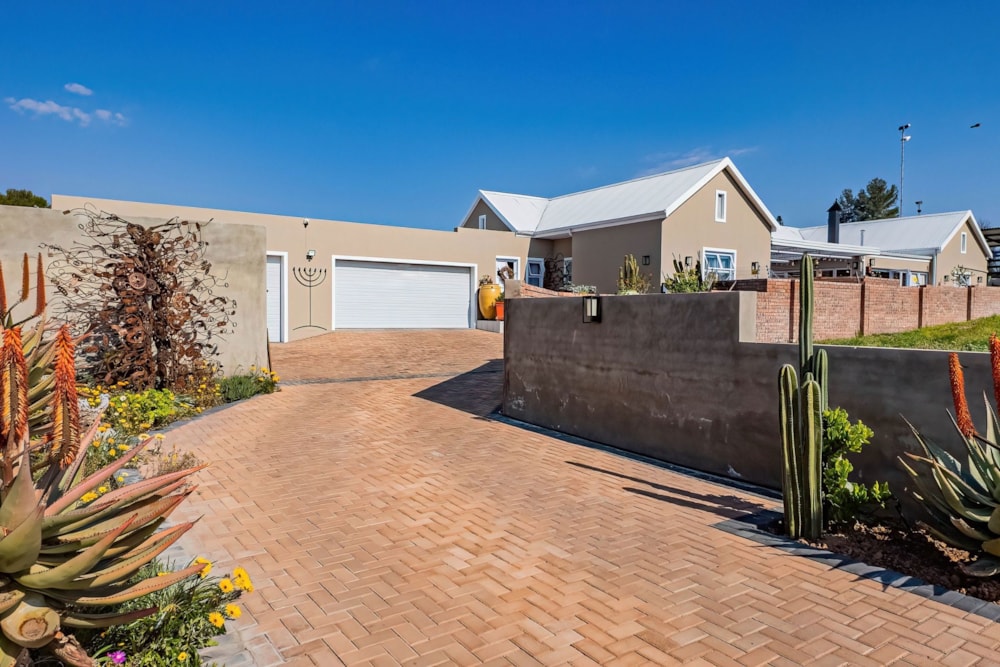 House for sale in West Bank, Oudtshoorn - 1OU1748308