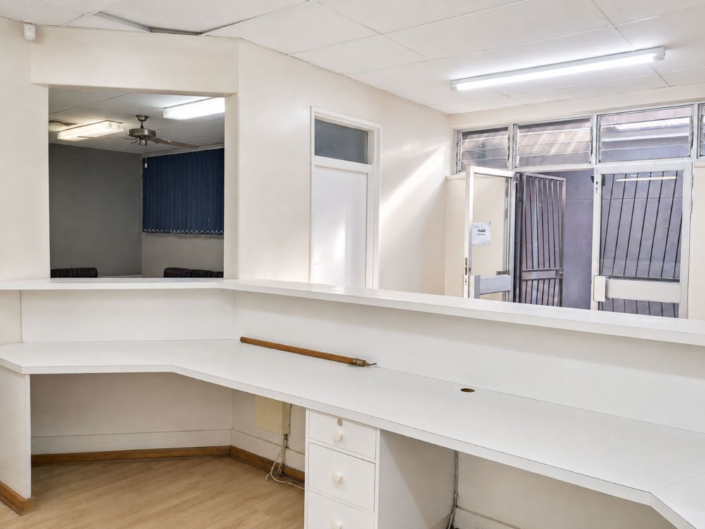 Commercial office for sale in Oudtshoorn Central - 1OU1749374 Commercial office for sale in Oudtshoorn Central - 1OU1749374