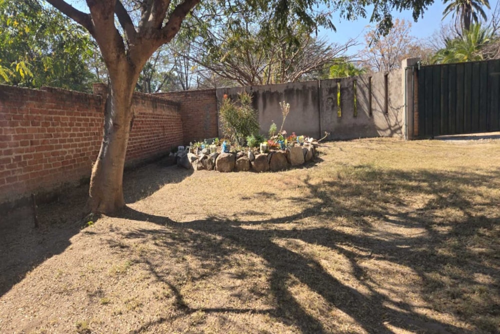 House for sale in Ruwa, Zimbabwe - 3ZB1748466 House for sale in Ruwa, Zimbabwe - 3ZB1748466