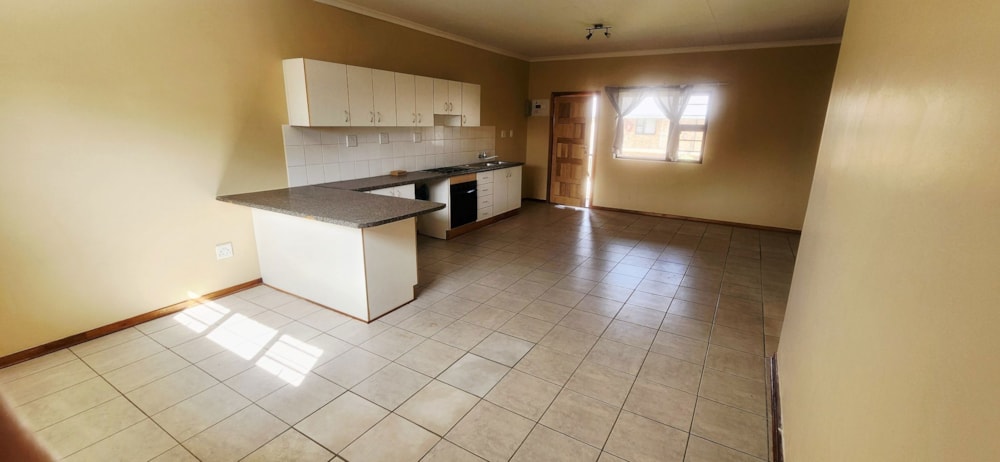 Apartment to rent in Rhodesdene - 1KJ1750339 Apartment to rent in Rhodesdene - 1KJ1750339