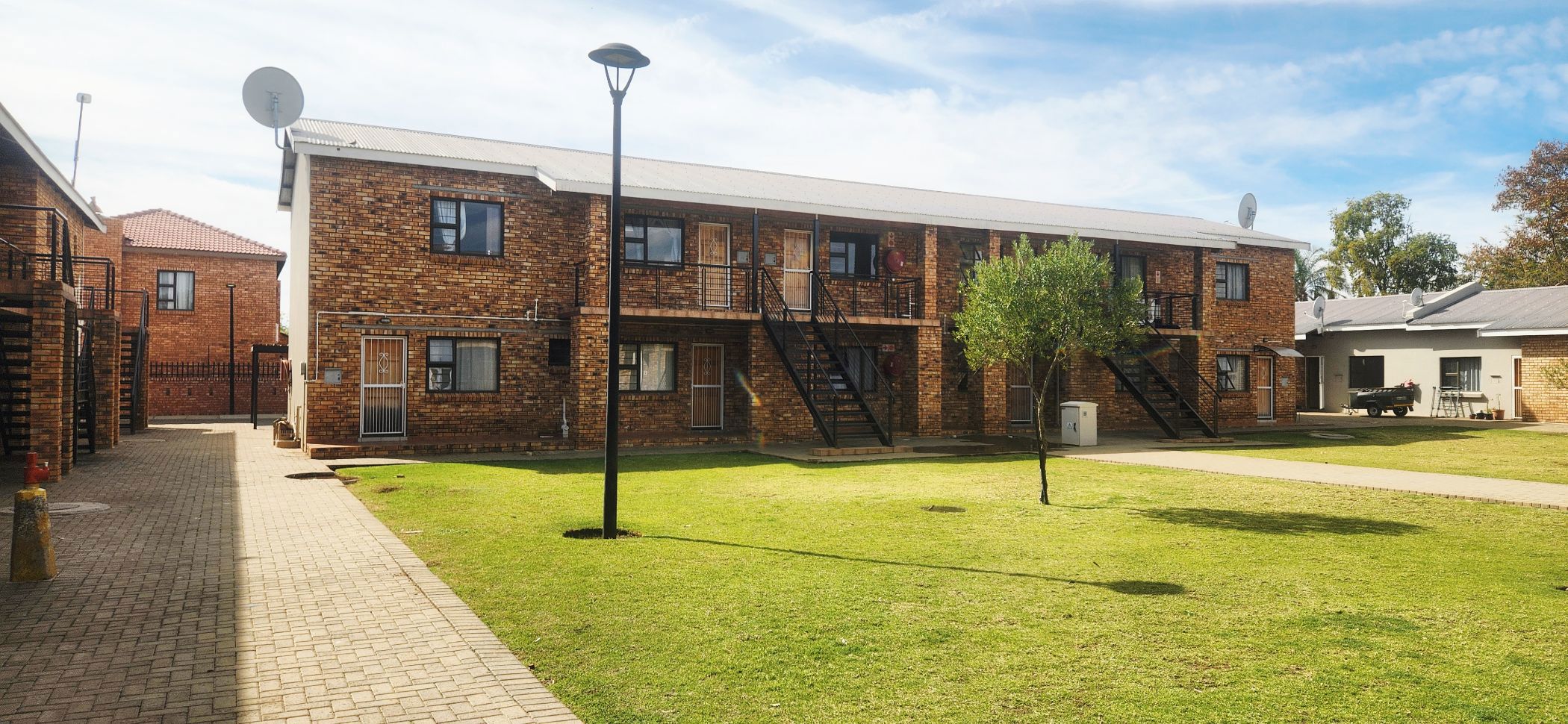 Apartment to rent in Rhodesdene - 1KJ1750339