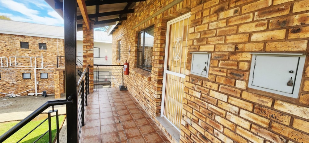 Apartment to rent in Rhodesdene - 1KJ1750339 Apartment to rent in Rhodesdene - 1KJ1750339