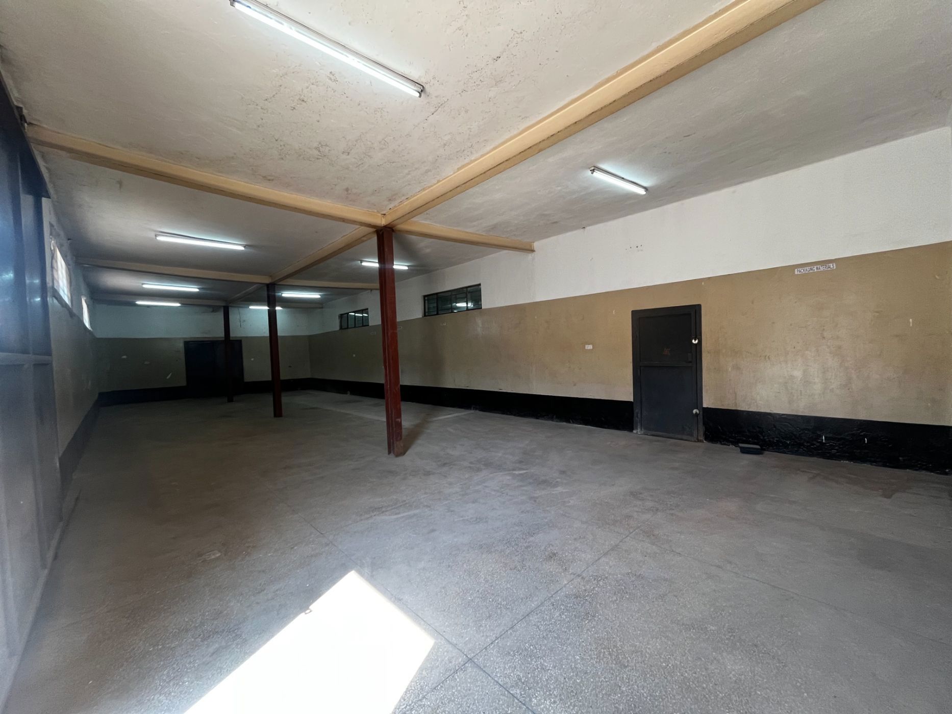 Commercial industrial property to rent in Light Industrial Area, Zambia - 3ZA1748399