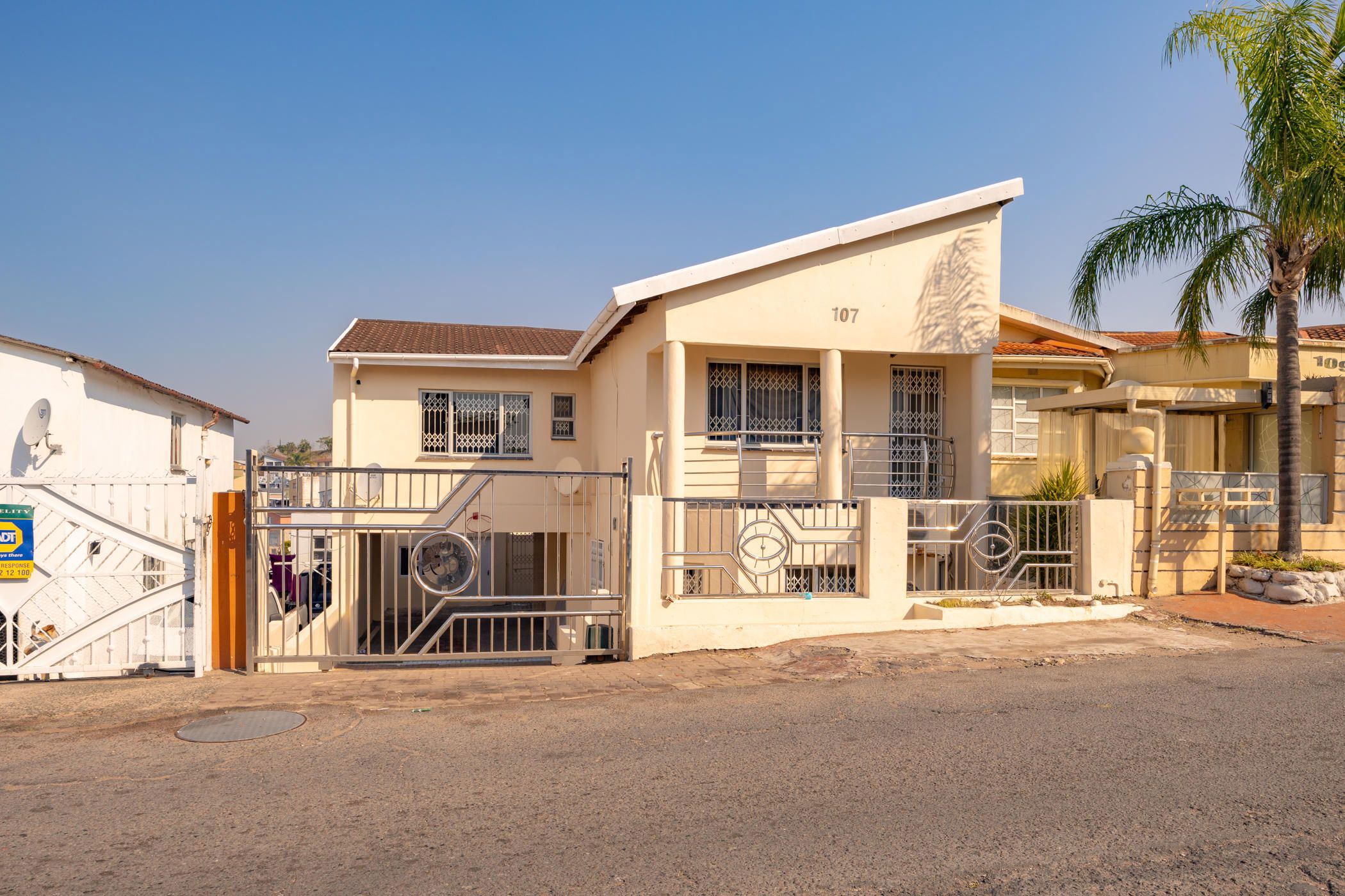 House for sale in Chatsworth, KwaZulu-Natal - 1WP1748430