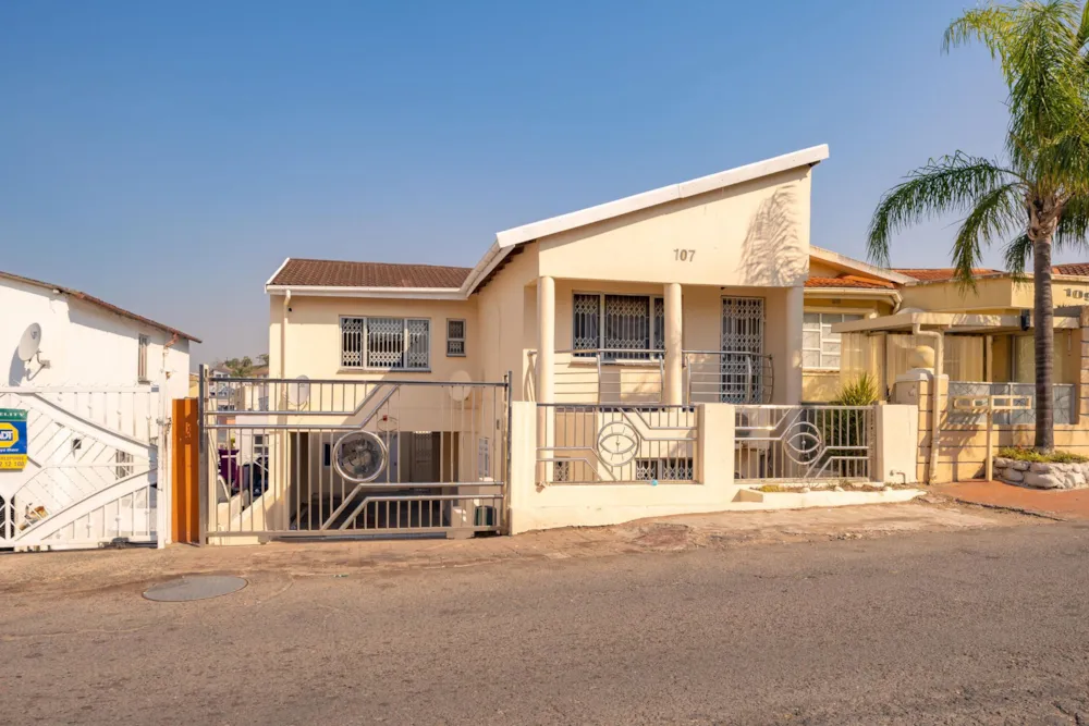 House for sale in Chatsworth, KwaZulu-Natal - 1WP1748430 House for sale in Chatsworth, KwaZulu-Natal - 1WP1748430