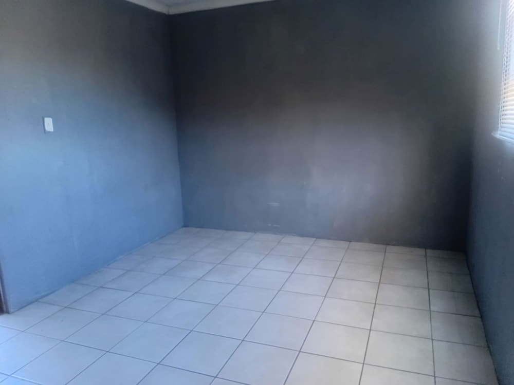 House for sale in Bloekombos, Kraaifontein - 1KV1748637 House for sale in Bloekombos, Kraaifontein - 1KV1748637